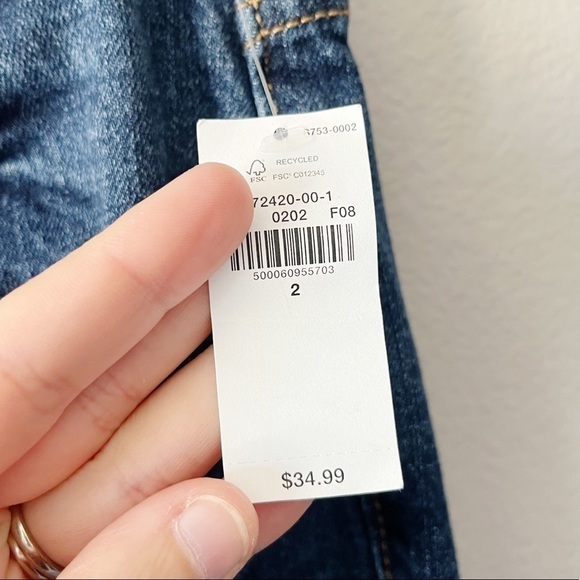 Old Navy NWT Boyfriend Mid-Rise Straight Leg Cropped Jeans Buttercup Wash Sz 2 - Picture 8 of 10